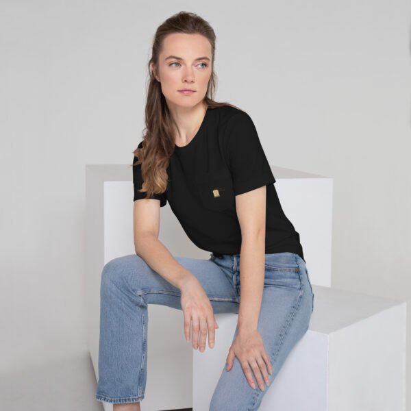 Camiseta con bolsillo unisex