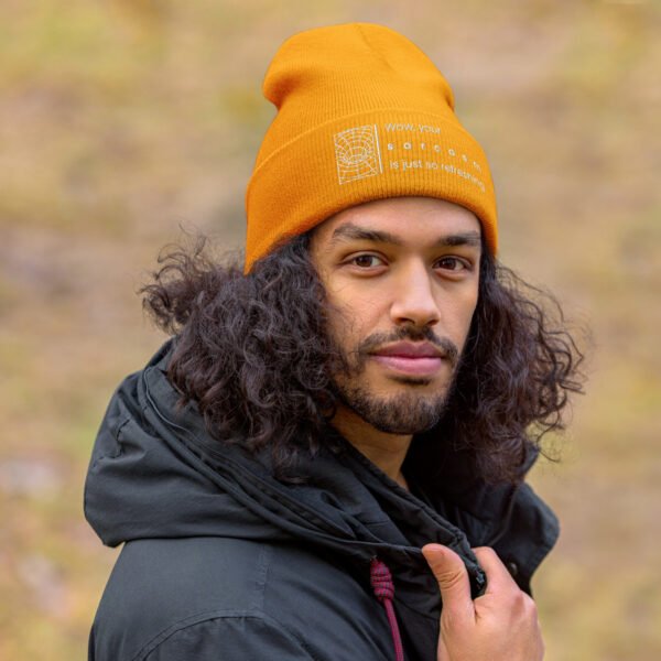 Gorro con borde vuelto
